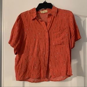 LOVE NOTES ORANGE ARROW PATTERN CROPPED BUTTON UP